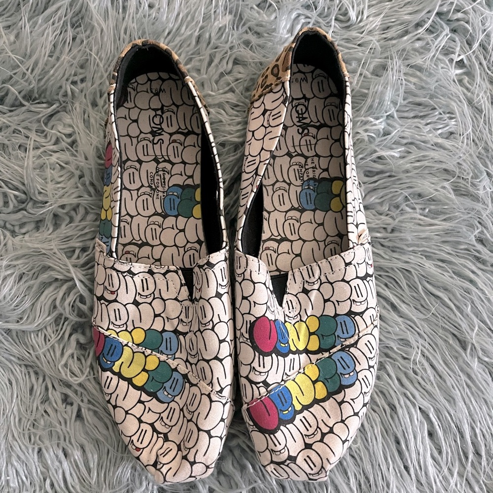 Toms Shoes